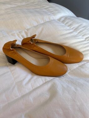 Everlane mustard yellow Day Heels size 10
